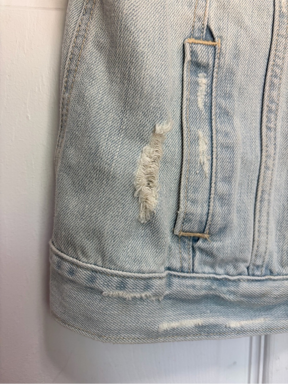 Abercrombie & Fitch Light Blue Distressed Denim Vest M - Picture 9 of 16